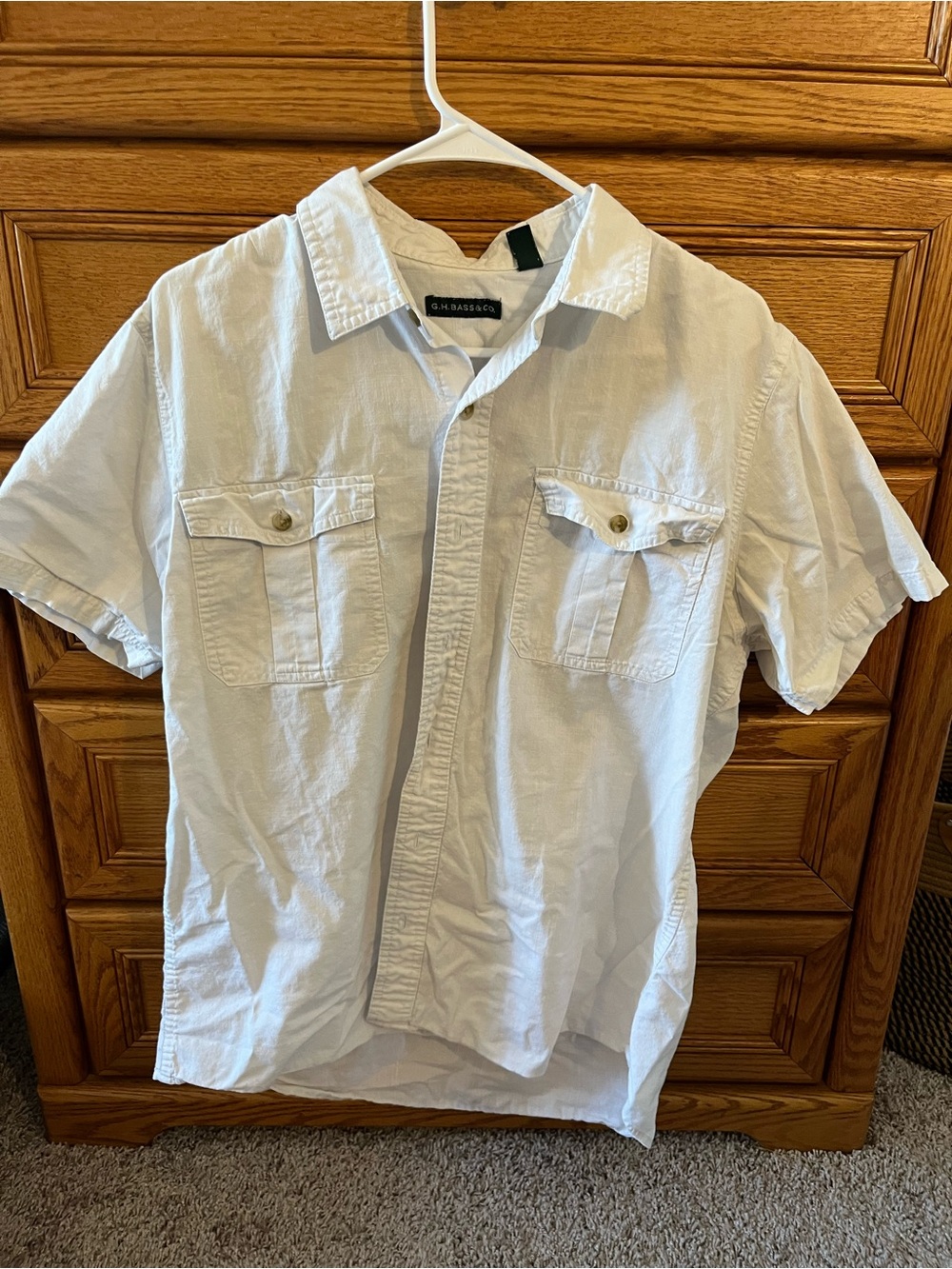 G.H. Bass & Co. White Short Sleeve Button-Down Shirt